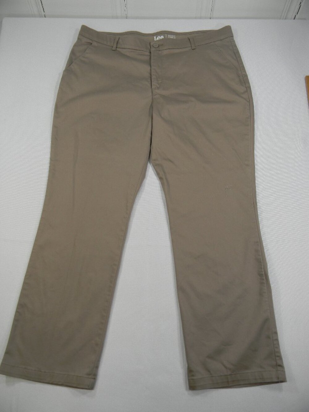Lee Regular Fit Mid Rise Khaki Straight Leg Pants Women’s 18M